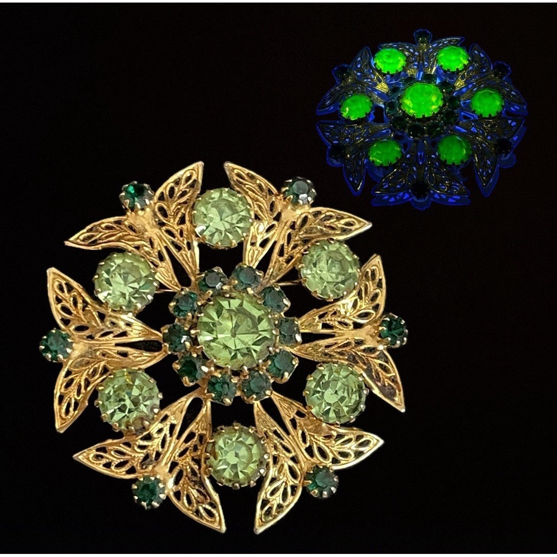 Vintage Celebrity Rhinestone Brooch Green Gold Tone Signed Ny 